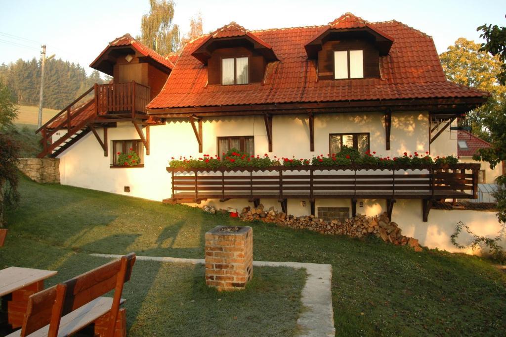 Penzion Dvur Obora  Экстерьер фото